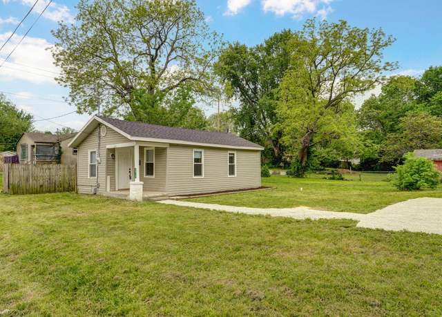 Property at 1015 N Newton Ave, Springfield, MO 65802, 2 beds, 1 bath