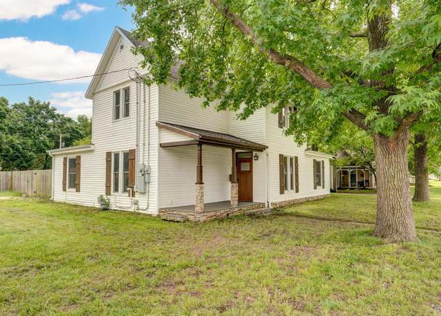 Property at 902 S Hickory St, Mt Vernon, MO 65712, 4 beds, 3 baths