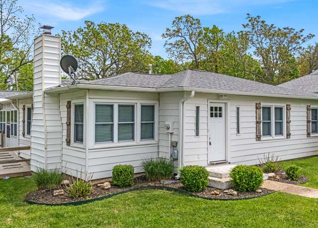 Property at 818 N Utah St, West Plains, MO 65775, 3 beds, 2 baths