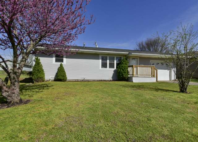 Property at 2605 Iowa Ave, Joplin, MO 64804, 3 beds, 1 bath
