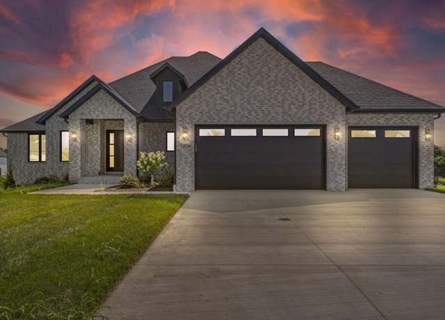 Property at 1996 N Riva Ridge Ct, Springfield, MO 65802, 5 beds, 3.5 baths