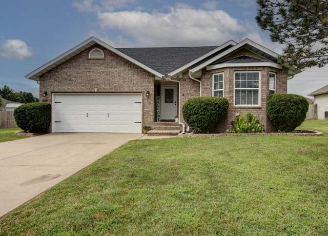 Property at 3984 W Edgewood St, Springfield, MO 65807, 3 beds, 2 baths