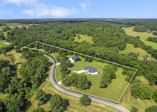 Property at 225 Maggie Hill Dr, Crane, MO 65633, 4 beds, 3.5 baths
