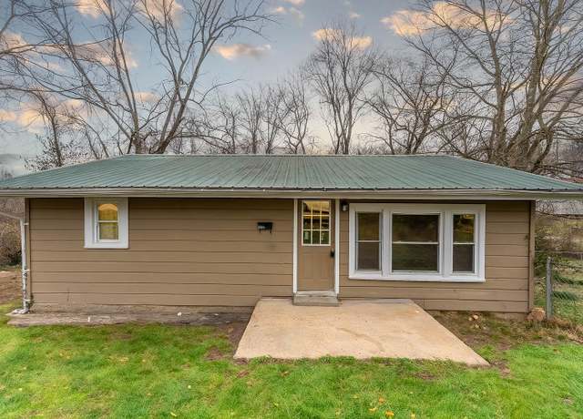 Property at 512 N 9th St, Thayer, MO 65791, 2 beds, 1 bath
