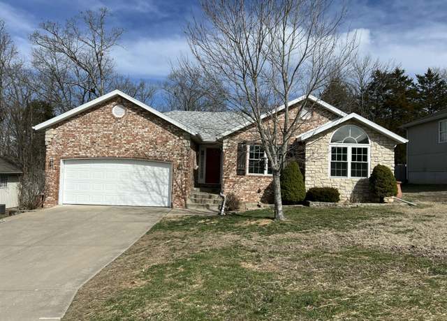 Property at 300 Round Hill Rd, Branson, MO 65616, 3 beds, 2 baths