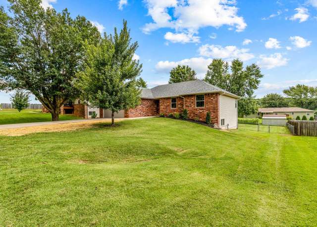 Property at 808 N 13th St, Ozark, MO 65721, 5 beds, 3 baths