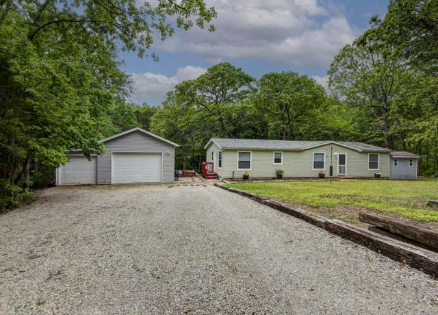 Property at 135 Walnut Ridge Rd, Branson, MO 65616, 3 beds, 2 baths
