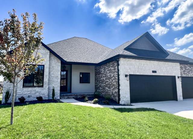 Property at 3940 E Ridgeview St, Springfield, MO 65809, 4 beds, 3 baths