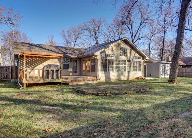 Property at 712 Cohick St, Mt Vernon, MO 65712, 4 beds, 2.5 baths