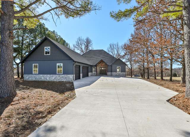 Property at 1540 E 455th Rd, Bolivar, MO 65613, 3 beds, 2.5 baths