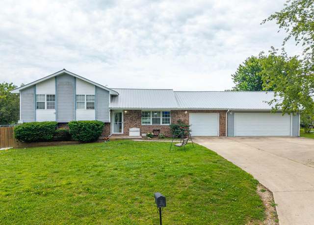 Property at 309 Webb St, Mountain View, MO 65548, 4 beds, 2.5 baths