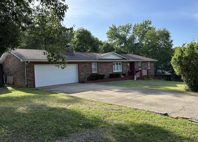 Property at 102 Westwood Dr, Branson, MO 65616, 3 beds, 2 baths