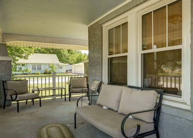 Property at 559 E Pleasant St, Mt Vernon, MO 65712, 3 beds, 2 baths