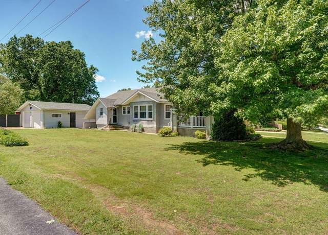 Property at 559 E Pleasant St, Mt Vernon, MO 65712, 3 beds, 2 baths