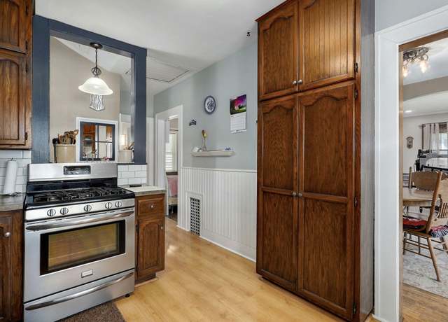 Property at 559 E Pleasant St, Mt Vernon, MO 65712, 3 beds, 2 baths