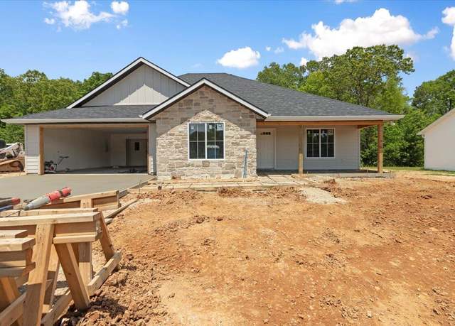 Property at 2405 Deatherage Ave, West Plains, MO 65775, 4 beds, 2 baths