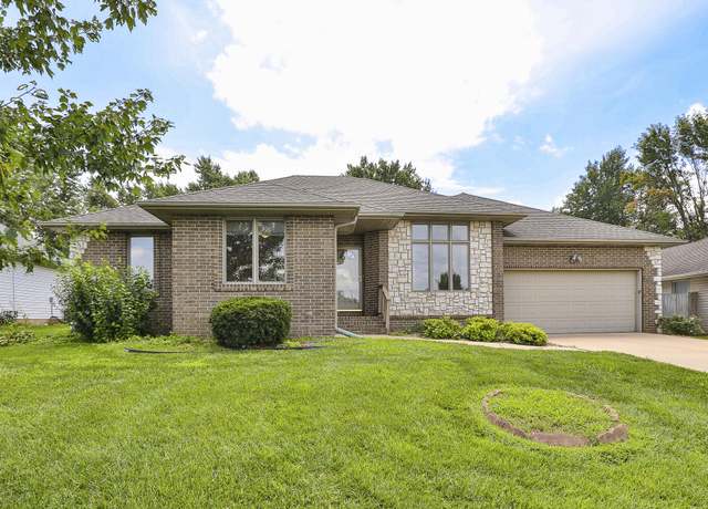 Property at 2304 W Hanover St, Springfield, MO 65807, 3 beds, 2 baths
