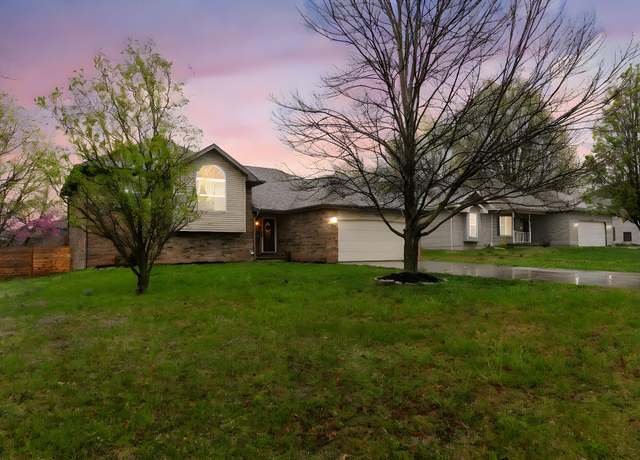 Property at 3239 W Erie St, Springfield, MO 65807, 3 beds, 2.5 baths