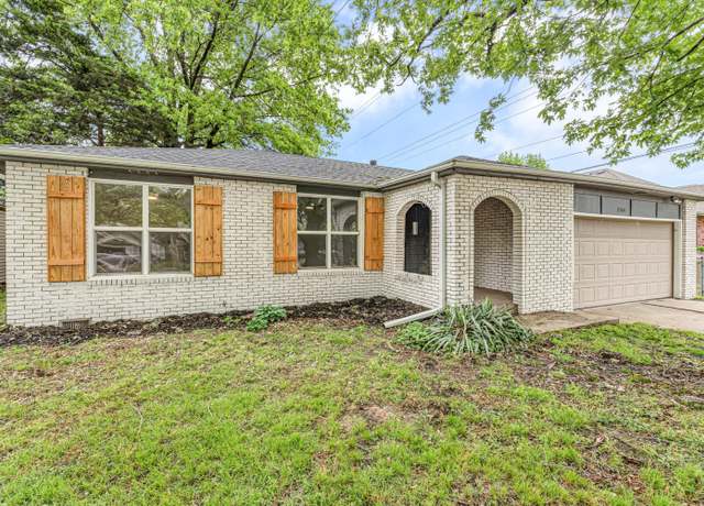 Property at 2564 S Regina Ave, Springfield, MO 65807, 3 beds, 2 baths