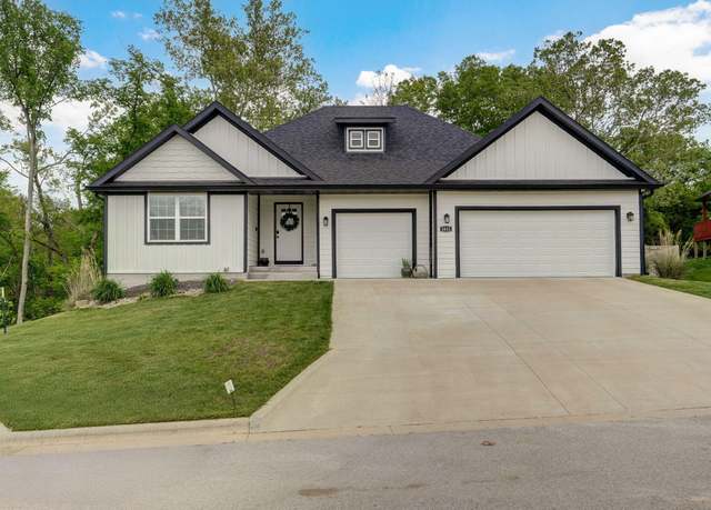 Property at 1611 E Hayloft Dr, Ozark, MO 65721, 5 beds, 3 baths