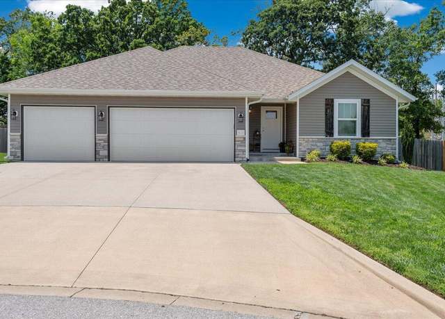 Property at 1651 N Penrose Ave, Nixa, MO 65714, 3 beds, 2 baths