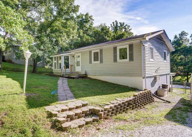 Property at 1311 S 9th St, Ozark, MO 65721, 3 beds, 2 baths