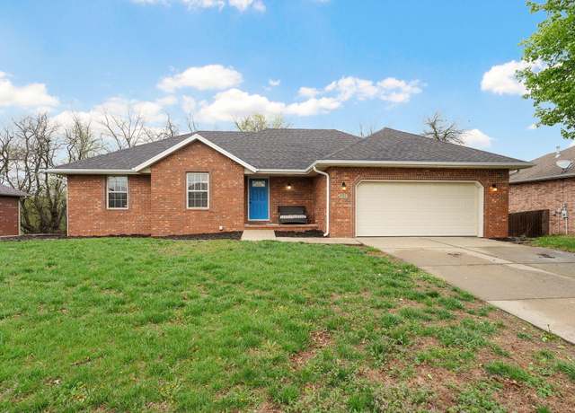 Property at 1135 W Broad St, Republic, MO 65738, 4 beds, 3 baths