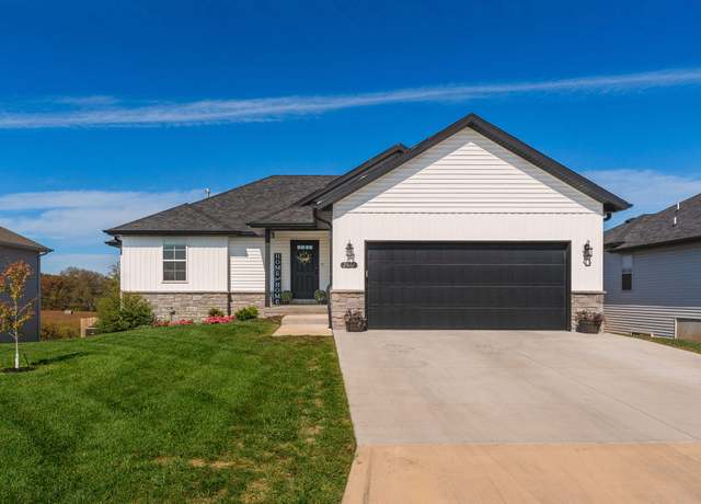 Property at 2801 E Bradford St, Republic, MO 65738, 4 beds, 3 baths