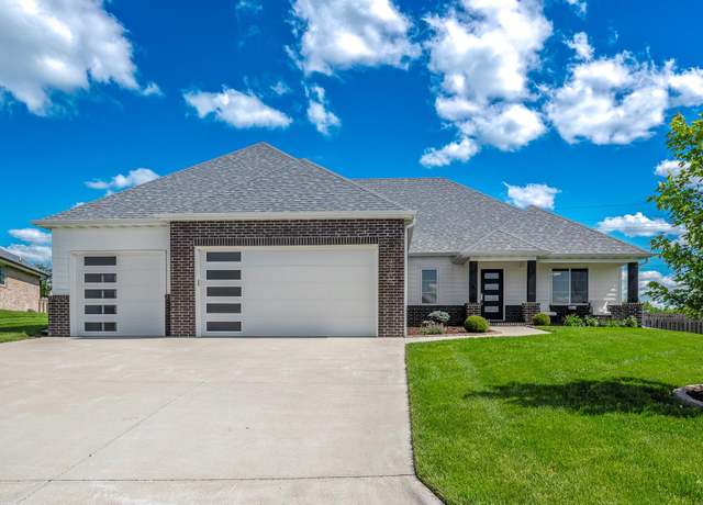 Property at 4786 E Whitman Rd, Springfield, MO 65802, 4 beds, 2.5 baths