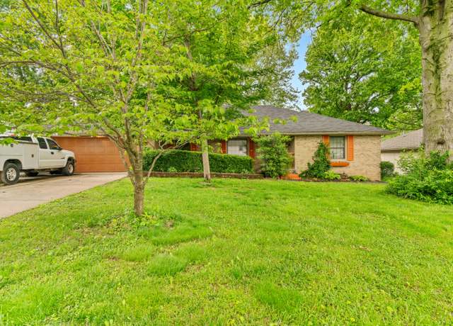 Property at 1124 W Swan St, Springfield, MO 65807, 3 beds, 2.5 baths