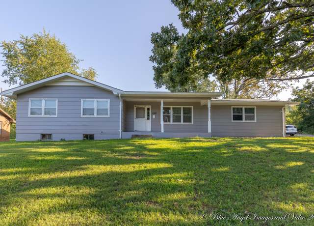 Property at 1028 Armstrong St, West Plains, MO 65775, 3 beds, 2 baths