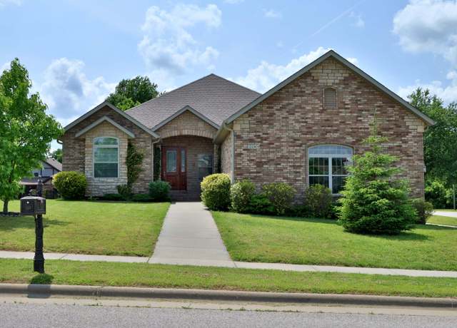 Property at 1189 N Cedar Ridge Ave, Springfield, MO 65802, 4 beds, 3 baths
