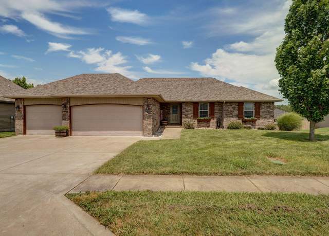 Property at 4833 W Shayla Ct, Springfield, MO 65802, 4 beds, 2 baths