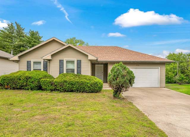 Property at 2215 W Roxbury St, Springfield, MO 65807, 3 beds, 2 baths