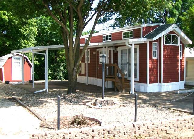 Property at 207 Sunshine Circle Cir, Branson, MO 65616, 1 bed, 1 bath