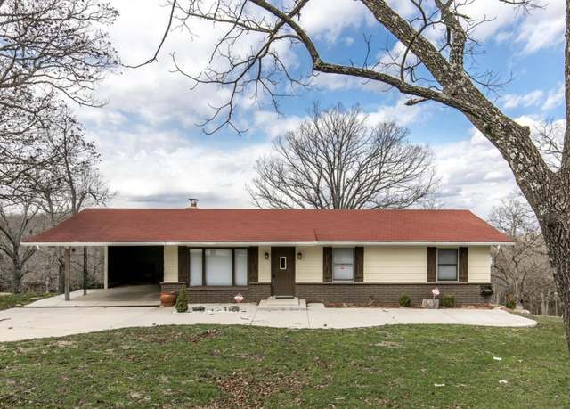 Property at 309 Tracy St, Branson, MO 65616, 4 beds, 2 baths