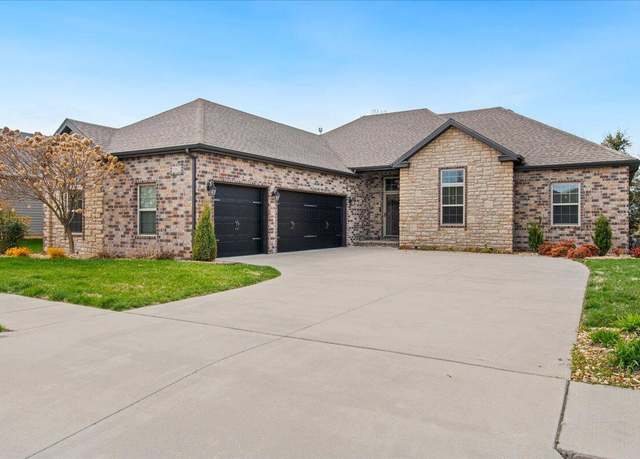 Property at 582 E Katella Cir, Nixa, MO 65714, 4 beds, 2 baths
