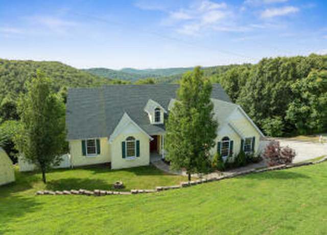 Property at 1414 Day Rd, Walnut Shade, MO 65771, 5 beds, 3 baths