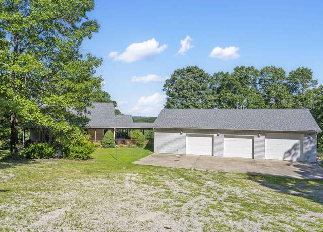 Property at 904 Arnold Rd, Hollister, MO 65672, 3 beds, 2.5 baths