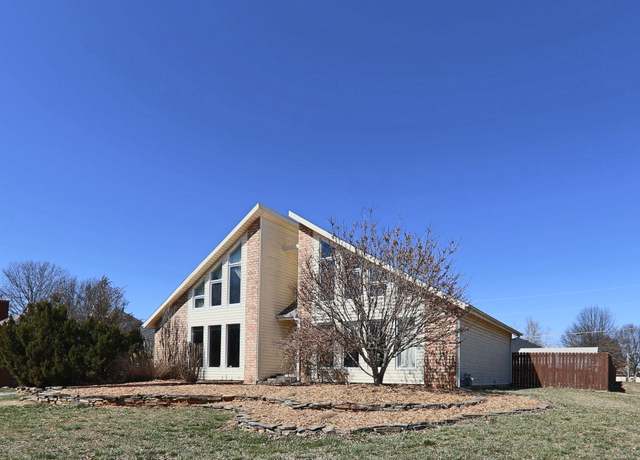 Property at 207 Lorene St, Nixa, MO 65714, 3 beds, 2.5 baths
