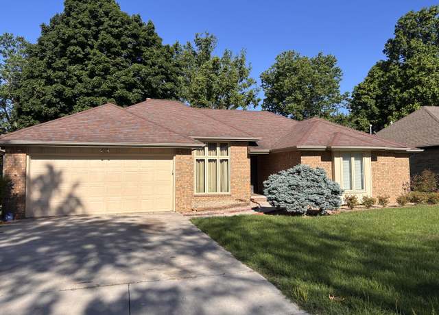 Property at 3055 S Oak Ave, Springfield, MO 65804, 3 beds, 2 baths
