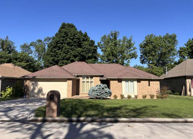 Property at 3055 S Oak Ave, Springfield, MO 65804, 3 beds, 2 baths