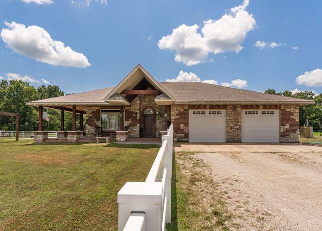 Property at 201 Pioneer Dr, Seymour, MO 65746, 3 beds, 2 baths