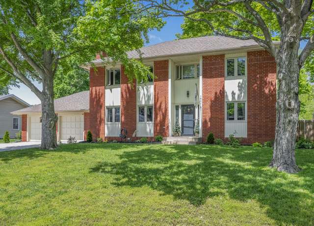 Property at 1841 E Vincent St, Springfield, MO 65804, 5 beds, 3.5 baths