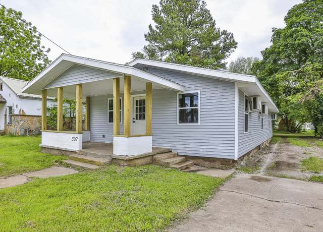 Property at 507 E County Rd, Monett, MO 65708, 3 beds, 2 baths