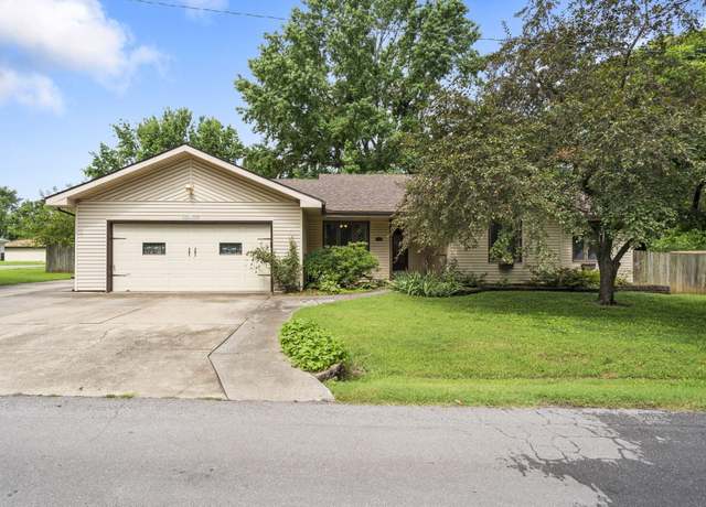 Property at 1801 W Cherokee St, Springfield, MO 65807, 5 beds, 2.5 baths