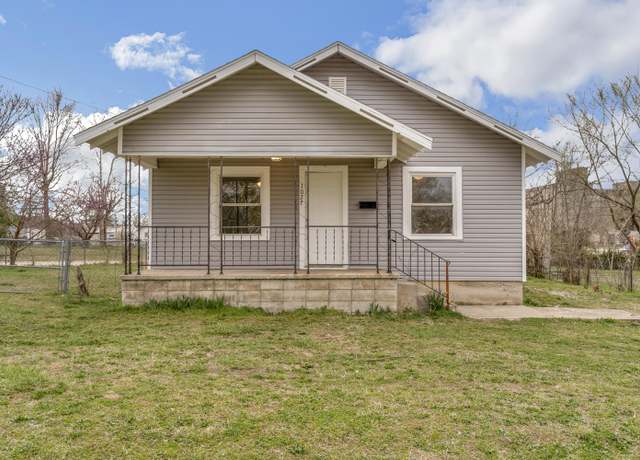 Property at 1027 W Locust St, Springfield, MO 65803, 2 beds, 1 bath
