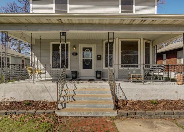 Property at 1871 N Douglas Ave, Springfield, MO 65803, 3 beds, 2 baths