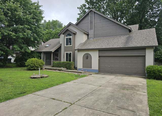 Property at 3166 W Seminole St, Springfield, MO 65807, 3 beds, 2.5 baths