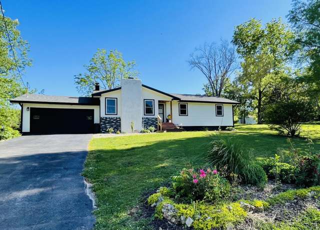 Property at 1705 Lakeview Dr, Ava, MO 65608, 3 beds, 2 baths